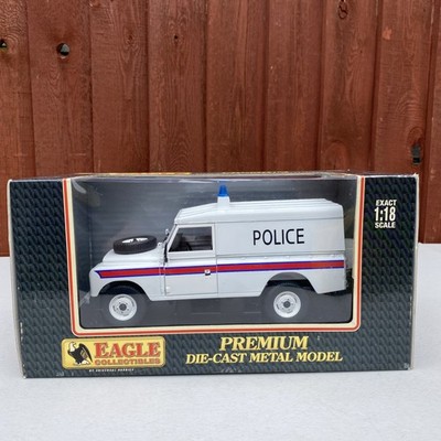 Universal Hobbies 1:18 Land Rover Serie III 109 Hard Top Polizei Diecast Modell