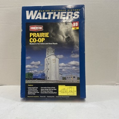 Walthers 933-4047 Prairie Co-Op Elevator Kit HO Scale Train