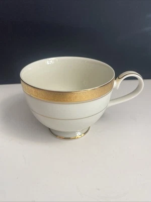Mikasa Palatial Gold L3234 Teacup Coffee Cup/Mug - Image 1 of 4