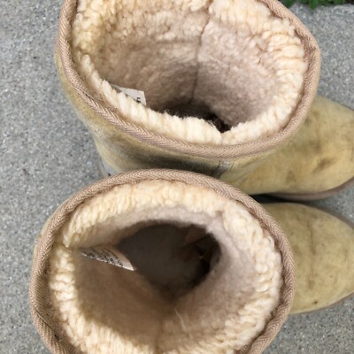 UGG Australia Classic Short Boots W 9 Shearling Leather