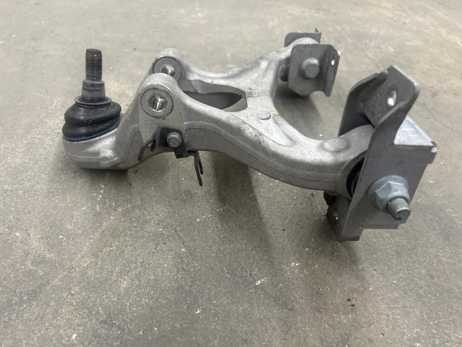 2008 - 2015 AUDI R8 PASSENGER RIGHT FRONT UPPER CONTROL ARM 420407508 (MK)