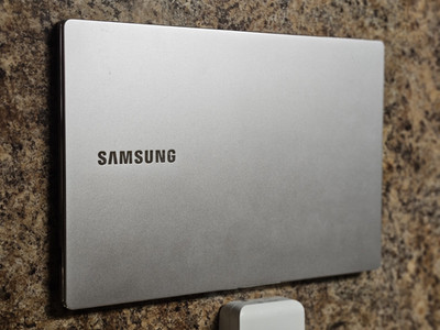 Samsung Notebook 7 w/ charger 13.3  16GB RAM 512GB SSD NP730XBE *See Description