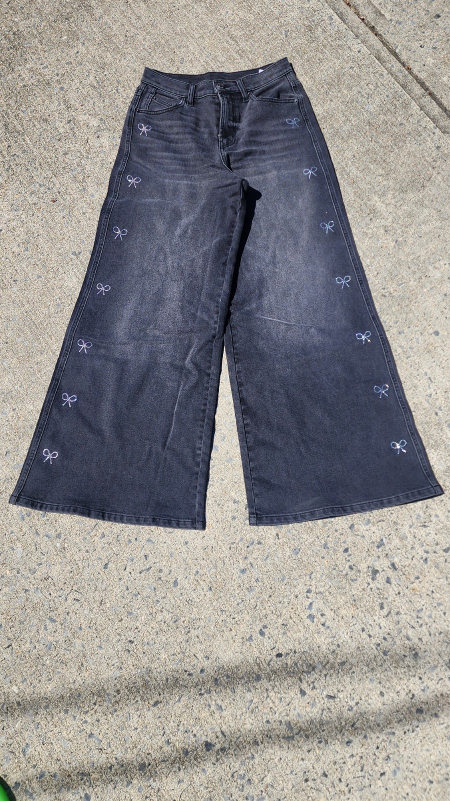 With Embroidered Bow Accents For Women