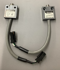 Lot of 2 Honeywell 914CE1-3 Miniature Enclosed Limit Switch (b633)