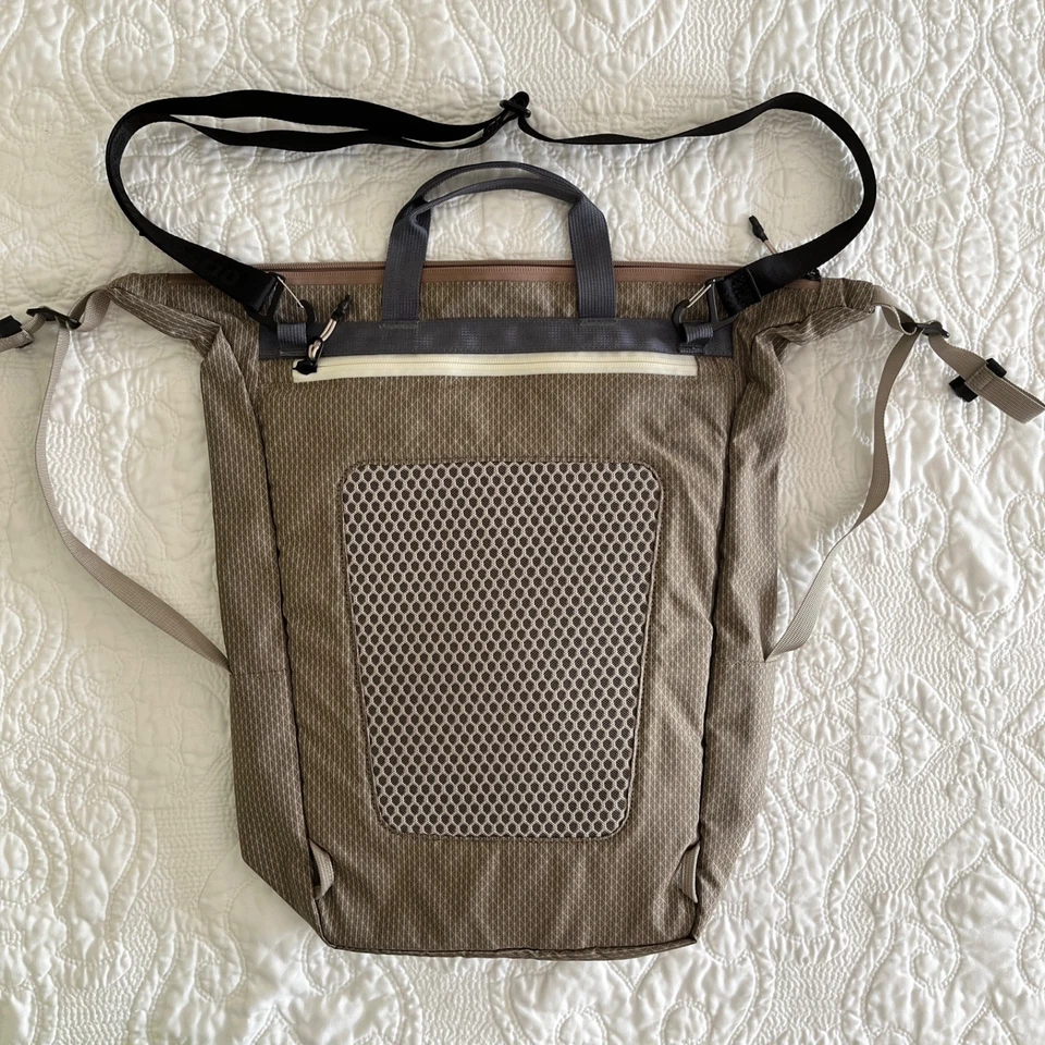 NWOT Stio Cacher Tote Pack 15L Atmosphere (Beige) w/Hideaway Shoulder Straps - Image 2 of 4