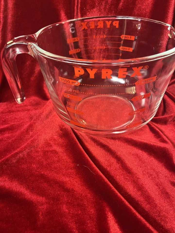 PYREX 8-Cup Clear Glass Measuring Cup 64 Oz, Red Letters 2 Quart capital P Vintg - Image 3 of 4