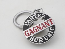 PORTE CLÉS ANCIEN - KEYCHAIN - AUTOMOBILE - CAMIONS UNIC - SIMCA INDUSTRIES