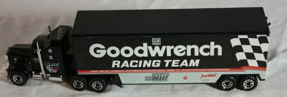 MATCHBOX Goodwrench Racing Team Toy Tractor Trailer Truck 1981 DALE EARNHART