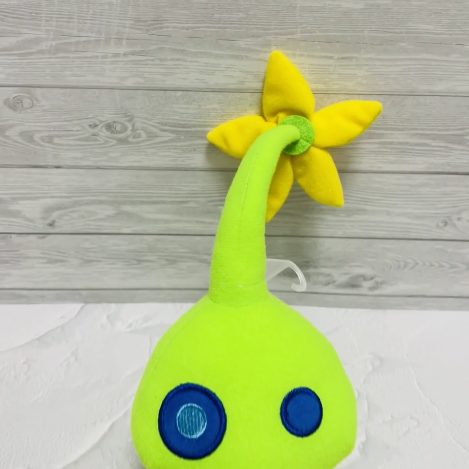 Glow Pikmin (Luminous) Plush & Mascot Keychain & Pin Badge Set of
