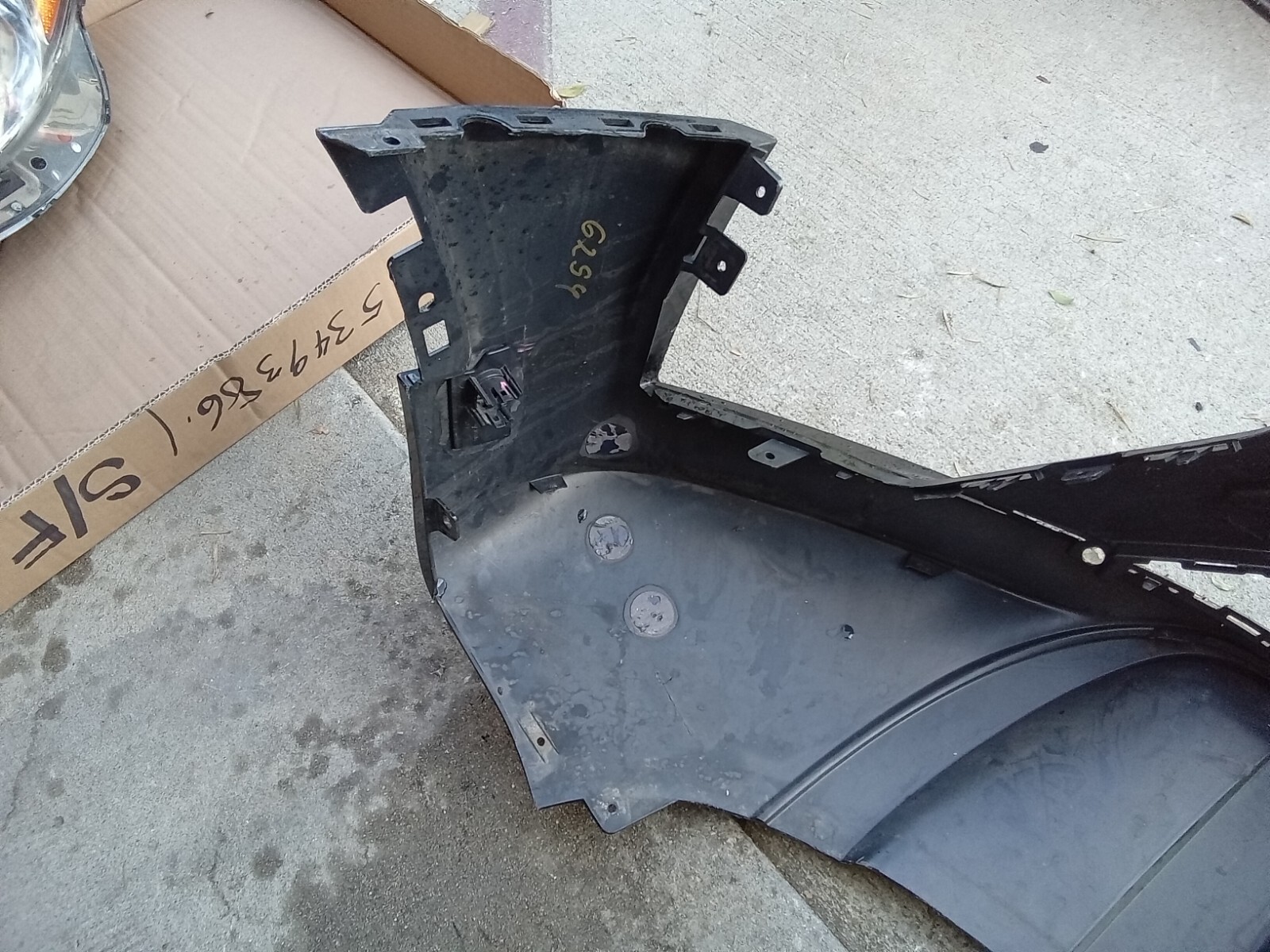 2021-2022 Bentley Bentayga Gen 2 BY636-2 Front Bumper Cover 36A807103 OEM (W2)