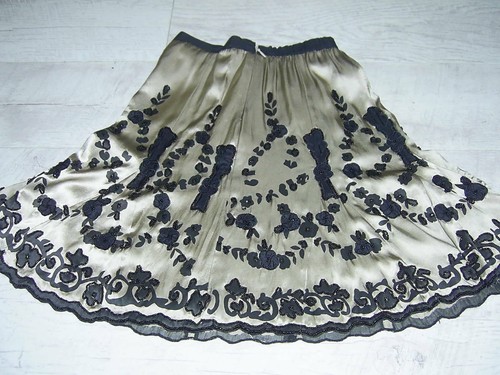 Partyrock Mädchen reine Seide.  Alter 8 schwarze Perlen Designer atemberaubend von Essentiel - Bild 1 von 4