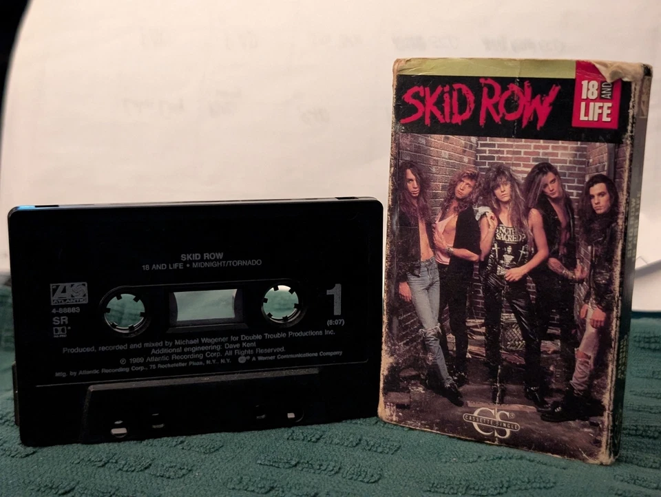 Skid Row 18 And Life/Midnight Tornado Cassette Tape Single 1989 Tested 🎸 🔥ROCK - Image 2 of 3