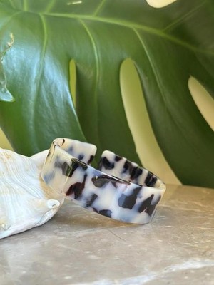 Hawaiian Design Jewelry Faux Carved Tortoise Shell Bangle Arm Cuff