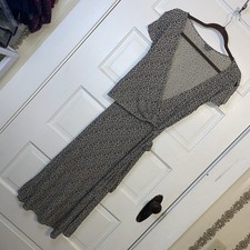 Ann Taylor Body Hugging Wrap Dress 6 Navy Tan Floral Pattern Hangs Beautifully