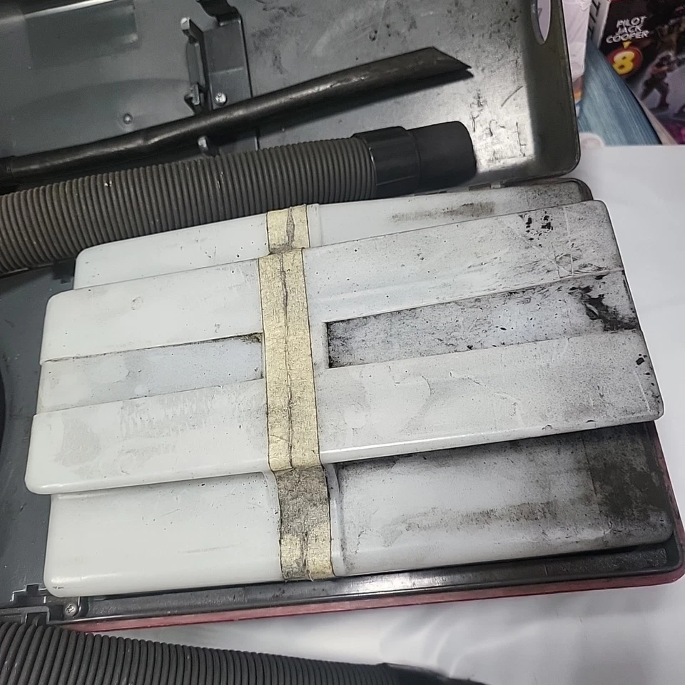 Aspiradora electrónica CONVAC modelo No. Tóner y polvo 3000-CQ con accesorios Foto 2 de 4