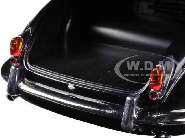 1967 DAIMLER V8-250 BLACK LIMITED TO 3000PC 1/18 DIECAST MODEL CAR PARAGON 98311 - Image 3 of 4