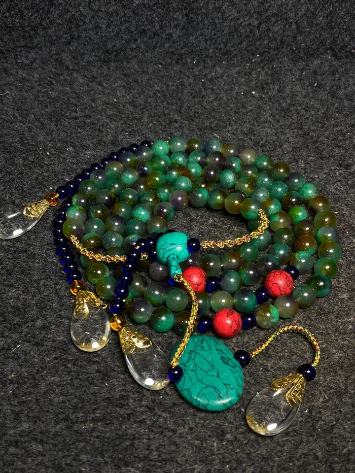 Chinese Ancient Rosewood jewellery box inlaid with jade,contains