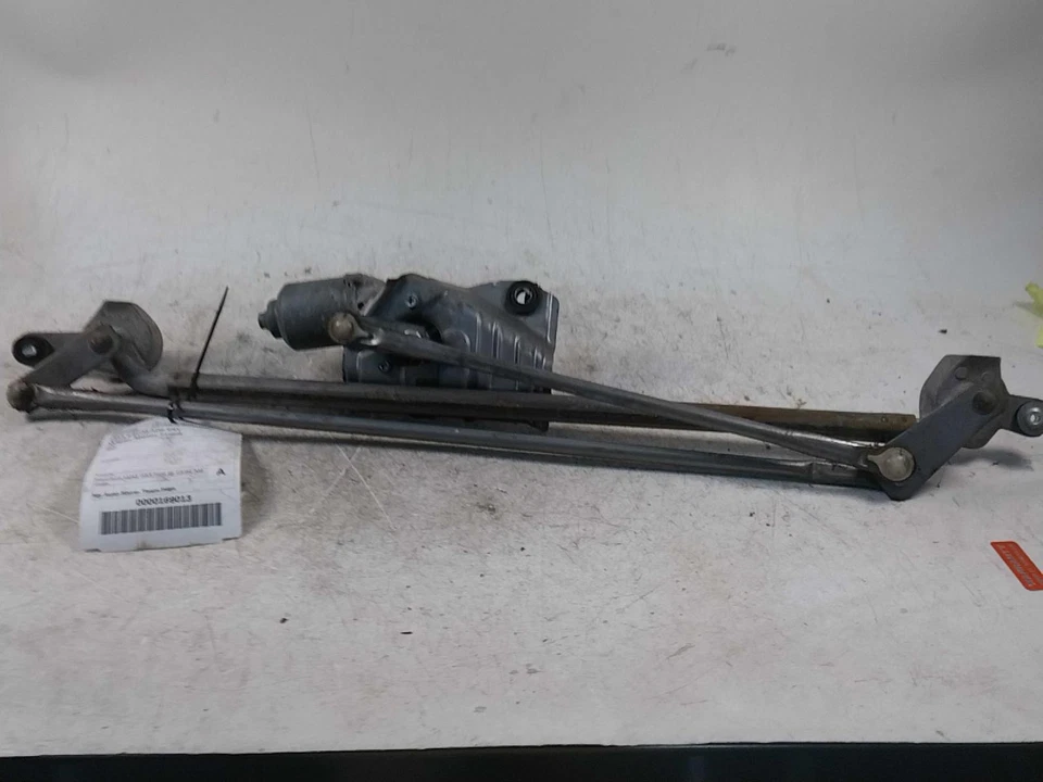 Б/у двигатель стеклоочистителя ветрового стекла подходит для: 2016 Cadillac Escalade esv класса A - Изображение 2 из 4