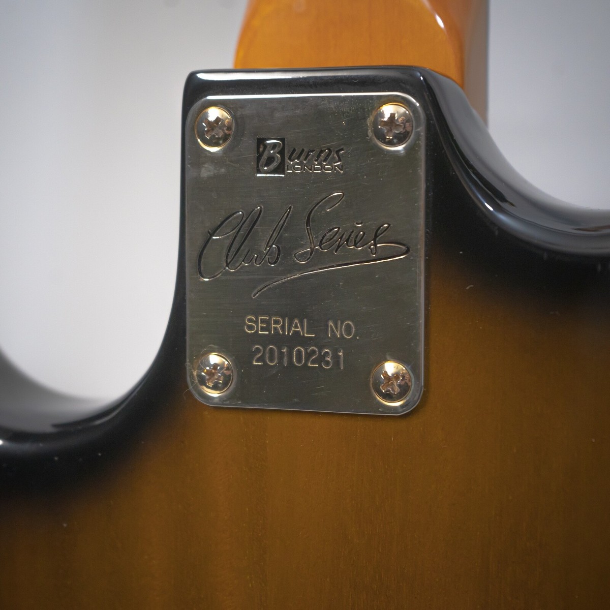 Burns Marquee Club Series - Electric Guitar with Gigbag - Sunburst