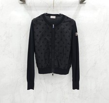 Moncler Strickjacke mit Reißverschluss und schwarzem Trikot-Punkte-Patch 152925129