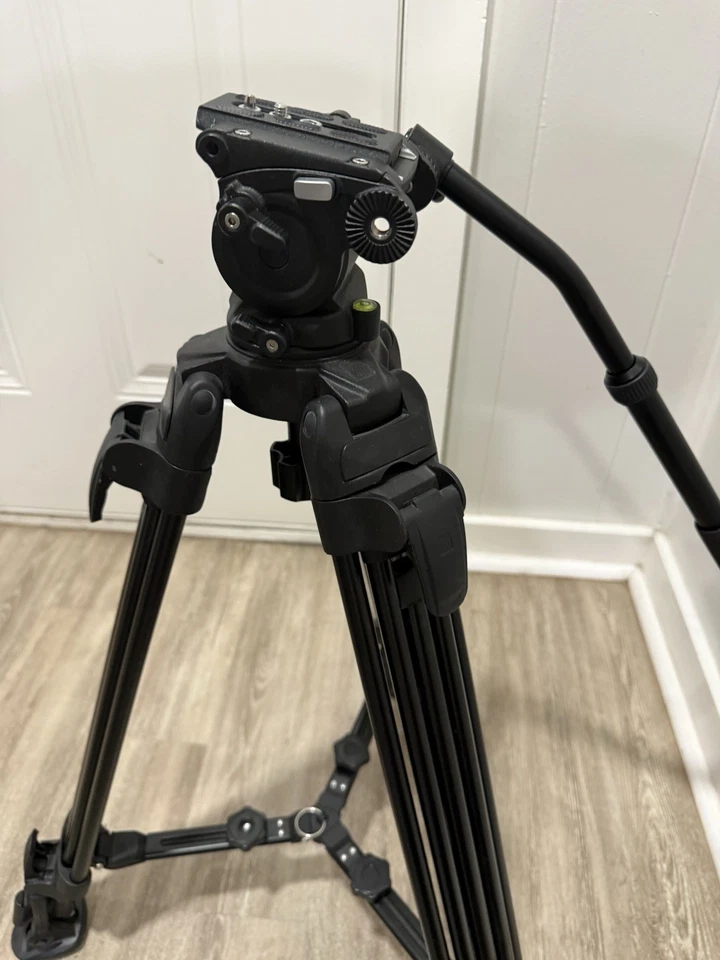 Trípode de video profesional Fancier FC-02H con cabezal fluido y estuche de transporte de aluminio Foto 4 de 4