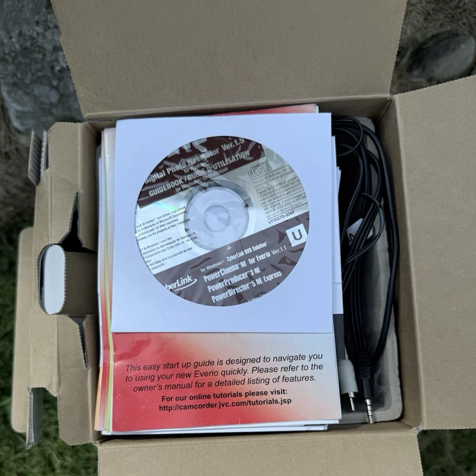 JVC Hard Disk Video Camera Everio Red GZ-MG330-RU Powers on - Image 3 of 4