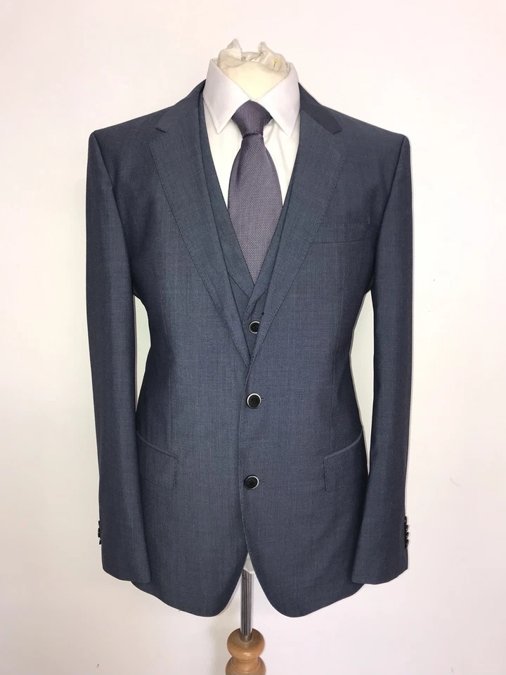 HUGO BOSS - Slim Fit 3 Piece BLUE WOOL SUIT - 40 Reg - W34 L32 - GORGEOUS - Image 3 of 4