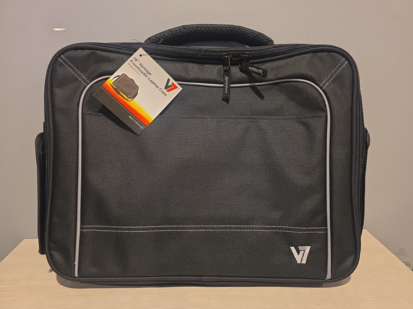 Vantage V7 16" Black Padded Soft Laptop Computer Bag