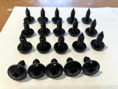 Schwarze Blechschraube mit Flansch: Nr. 10 x 1/2'' (4,8mm x 12mm) - 20 Stück