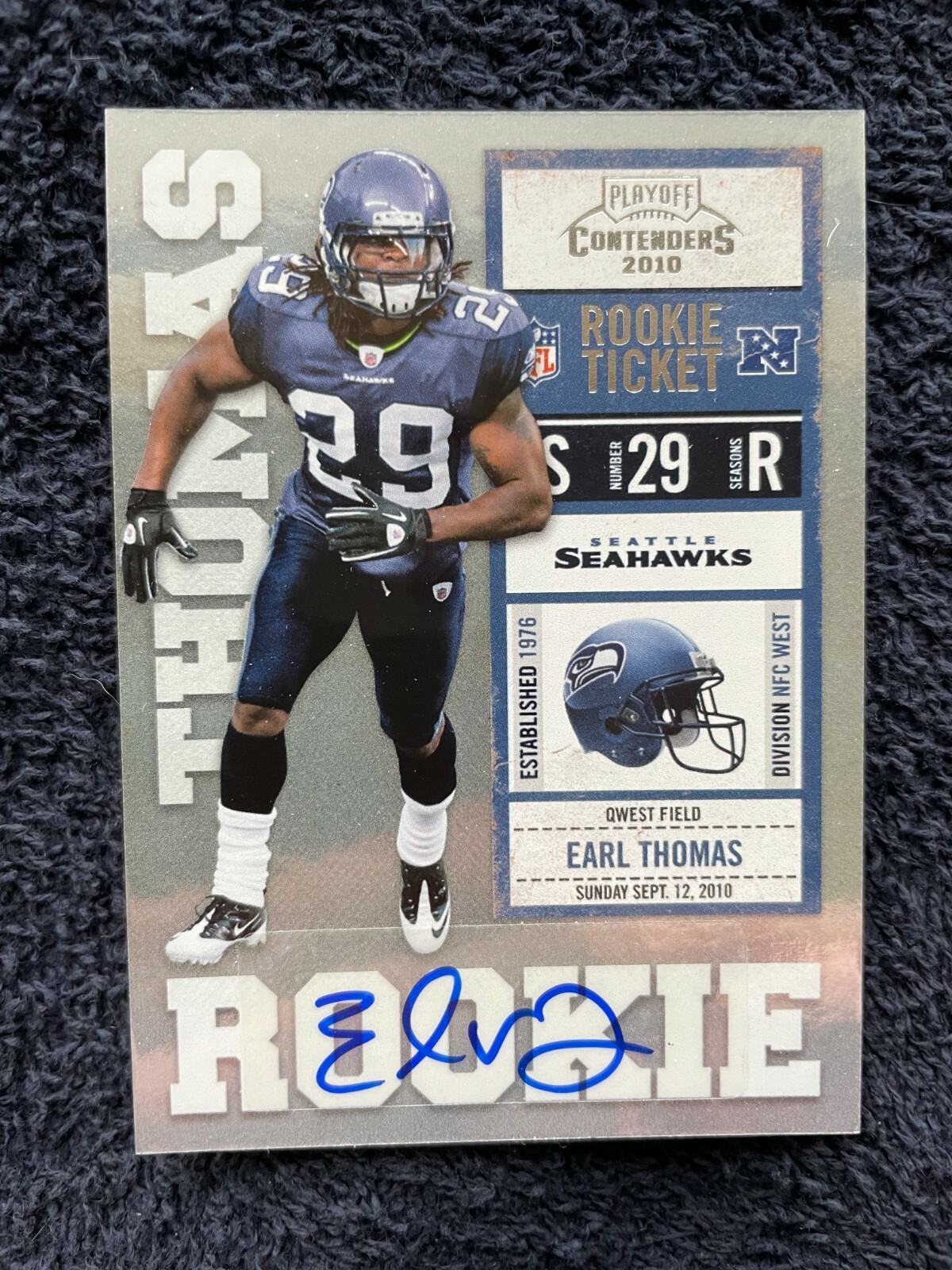 Earl Thomas #135 - 2010 Panini Contenders Football - Rookie Ticket Autograph