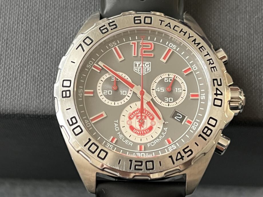 tag heuer man united watch