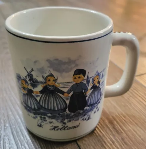 Delft Blue cup/mug  made in Holland handpainted - Amsterdam