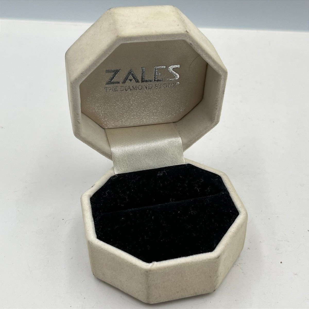 Vintage Zales Cream Velvet Octagon Ring Box Retro Jewelry Display