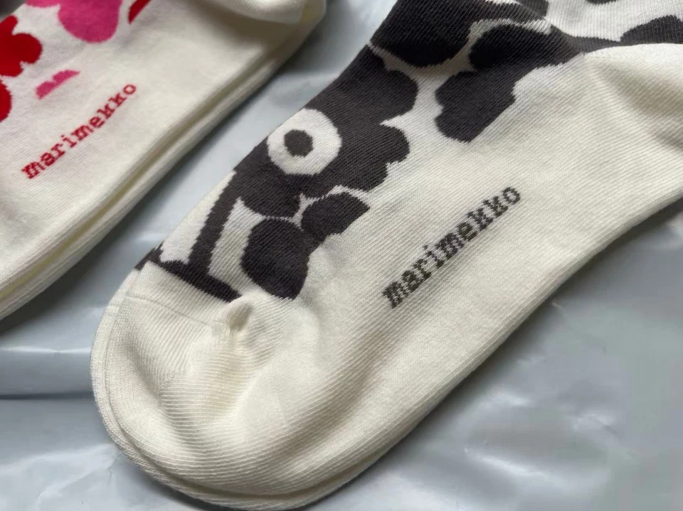 Calcetines medios estampados con flores Marimekko de algodón 3 piezas estilo Foto 3 de 4