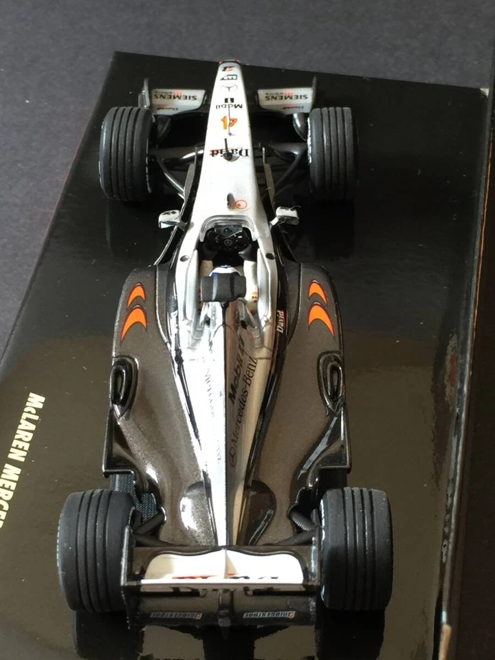 Modellino auto pressofuso Minichamps 1/43 McLaren Mercedes MP4-16 David Coult... - Immagine 3 di 4