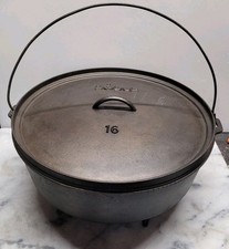 Beautiful Vintage Lodge #16. 14qt Cast Iron Camp Dutch Oven w/ Lid 