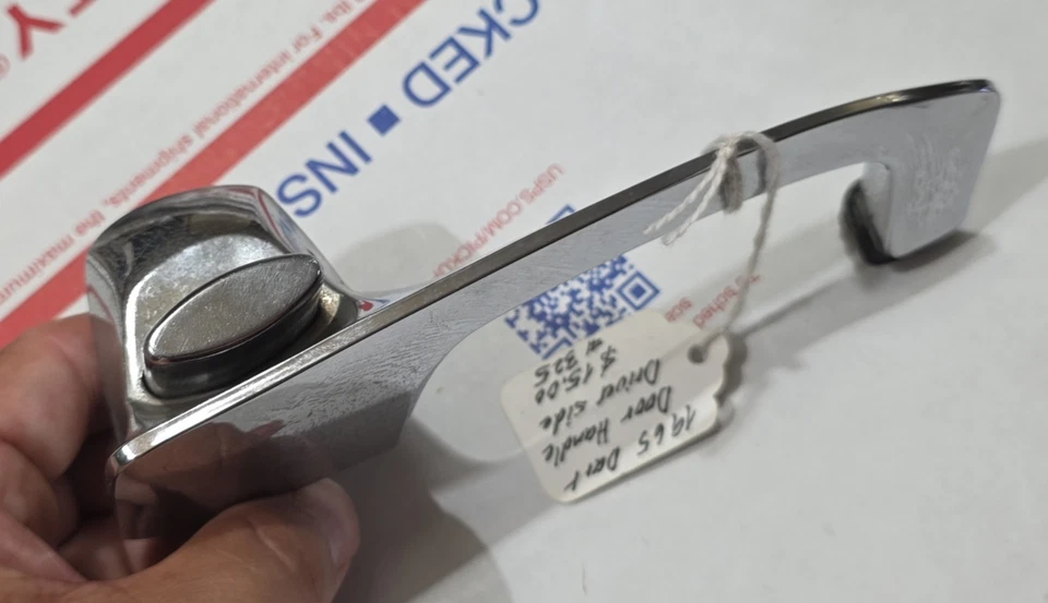 Manija de puerta exterior original para Dodge Dart 1965 lado del conductor Foto 4 de 4