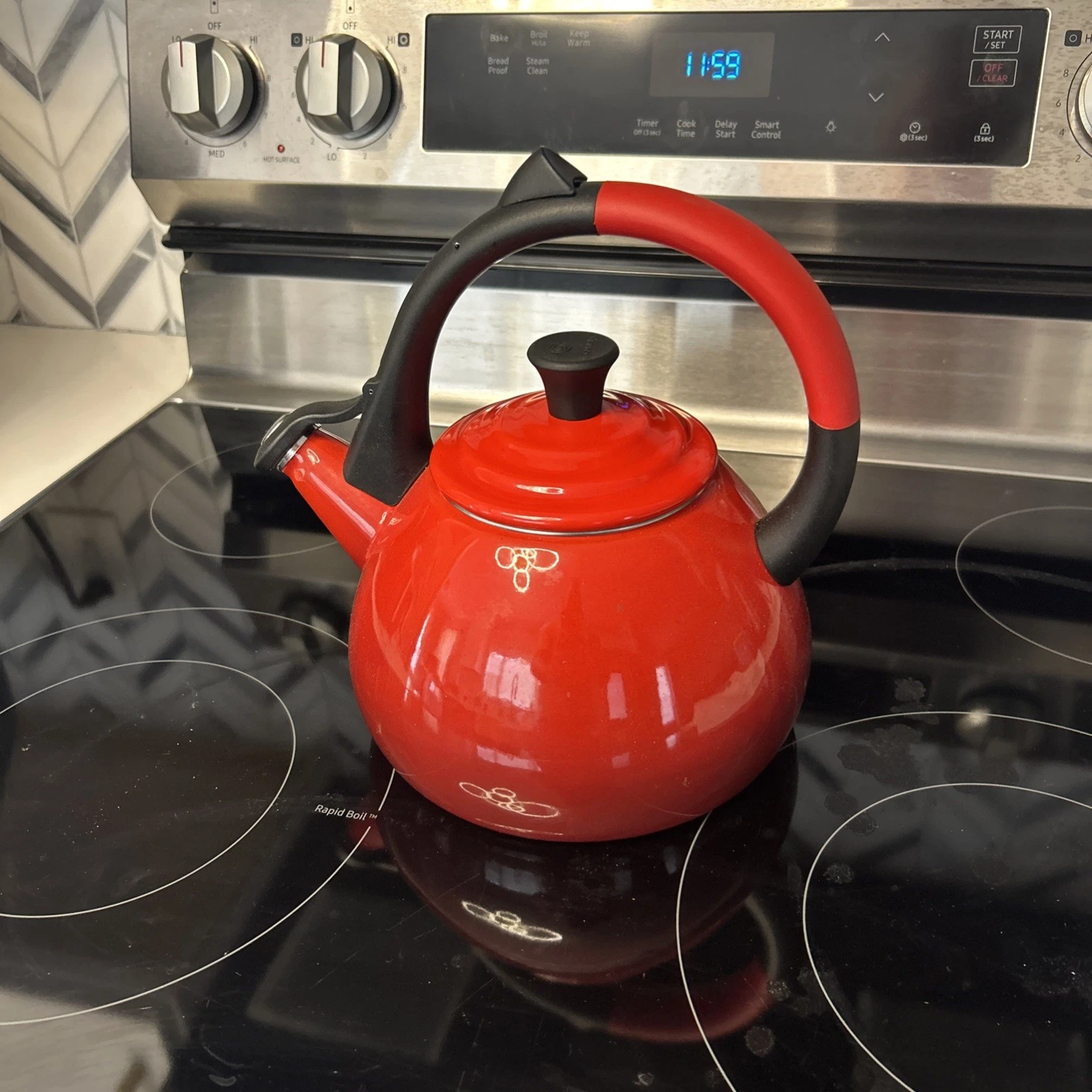 Le Creuset Oolong Whistling Tea Kettle 1.6Qt/1.5L Cerise Red Enamel