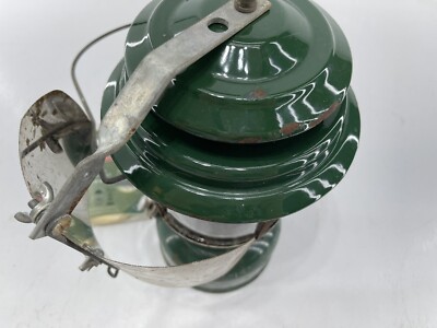 Vintage The Coleman Co. Lantern Model 220H - 05/1973 W/Extra