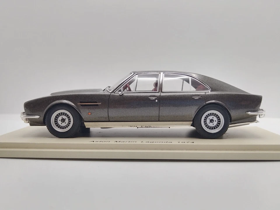Spark 1/43 Aston Martin Lagonda 1974.  - Image 3 of 4