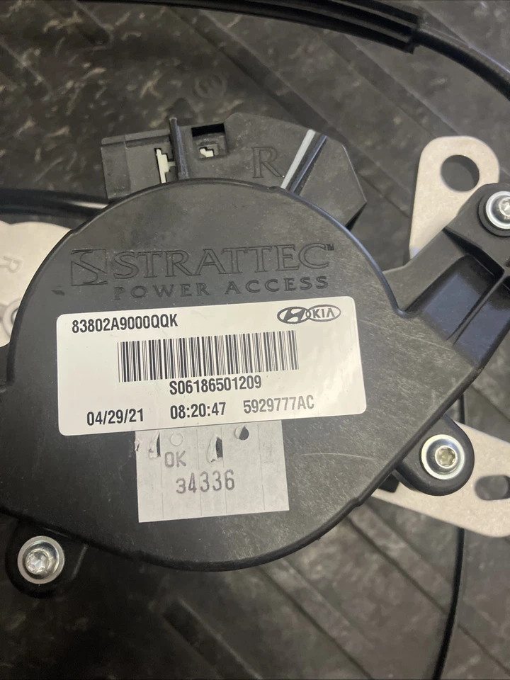 83820-A9000 2015-2020 Sedona Right Power Sliding Door Motor Genuine New - Image 4 of 4