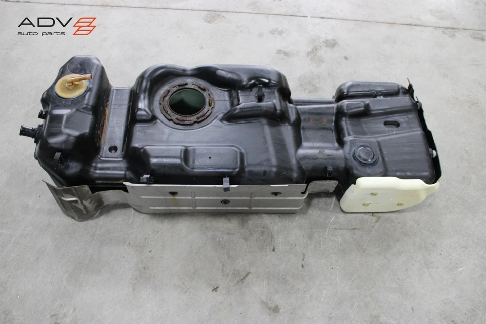 2015 - 2020 CHEVROLET TAHOE FUEL GAS TANK RESERVOIR W/ HEAT SHIELD OEM - Image 3 of 4