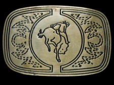 TB11154 VINTAGE 1970s  BRONC RIDER  RODEO WESTERN  COWBOY SOLID BRASS BUCKLE
