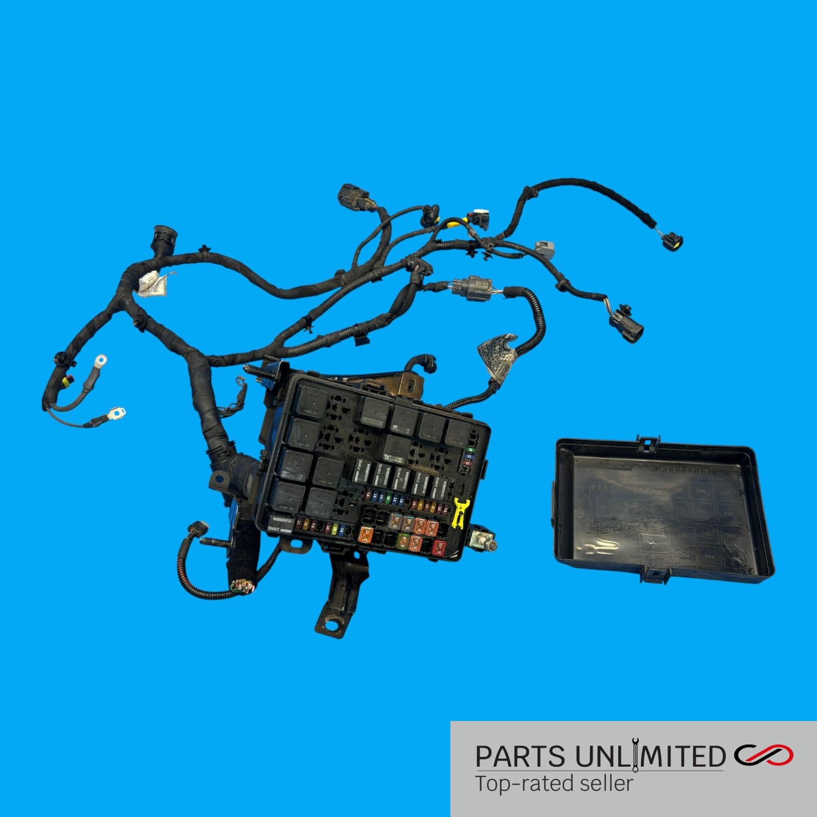 14-17 Maserati Ghibli M157 OEM Under hood fuse box block *wire cut 06700086500