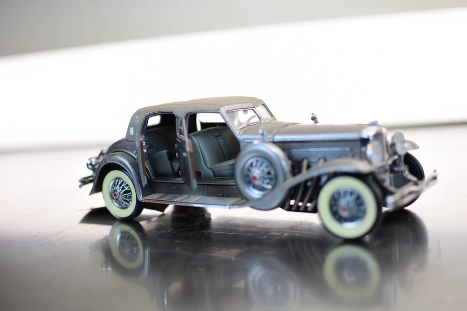 2VTG Franklin Mint 1933 Duesenberg SJ Twenty Grand 1:24 Diecast Model Car - Image 4 of 4