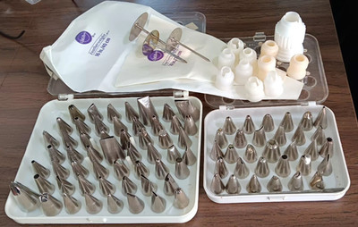 VTG LOT 85 WILTON MASTER CAKE DECORATING TIPS, COUPLERS, BAGS, NAILS AND CASES