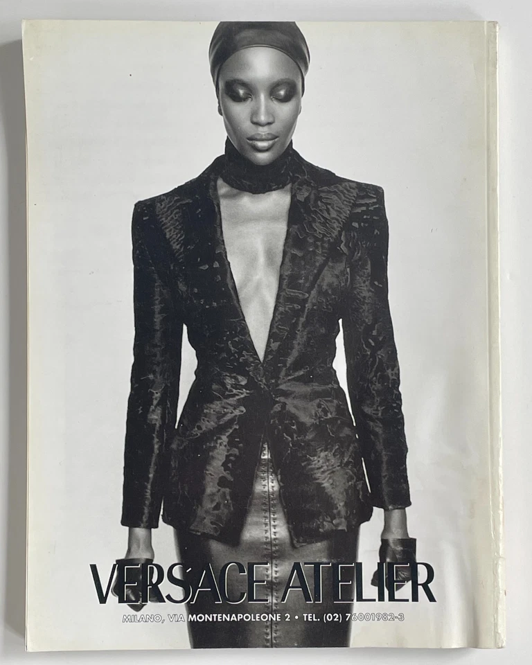 VOGUE Italia 1997 small water damage on bottom left Foto 3 de 3