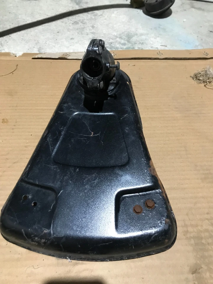 Homelite String Trimmer UT-20704 gearbox and metal debris shield - Image 2 of 4