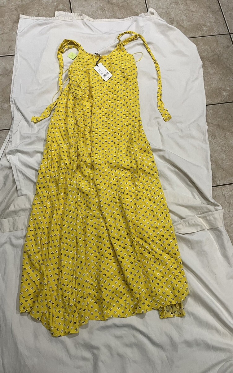 a loves a dress