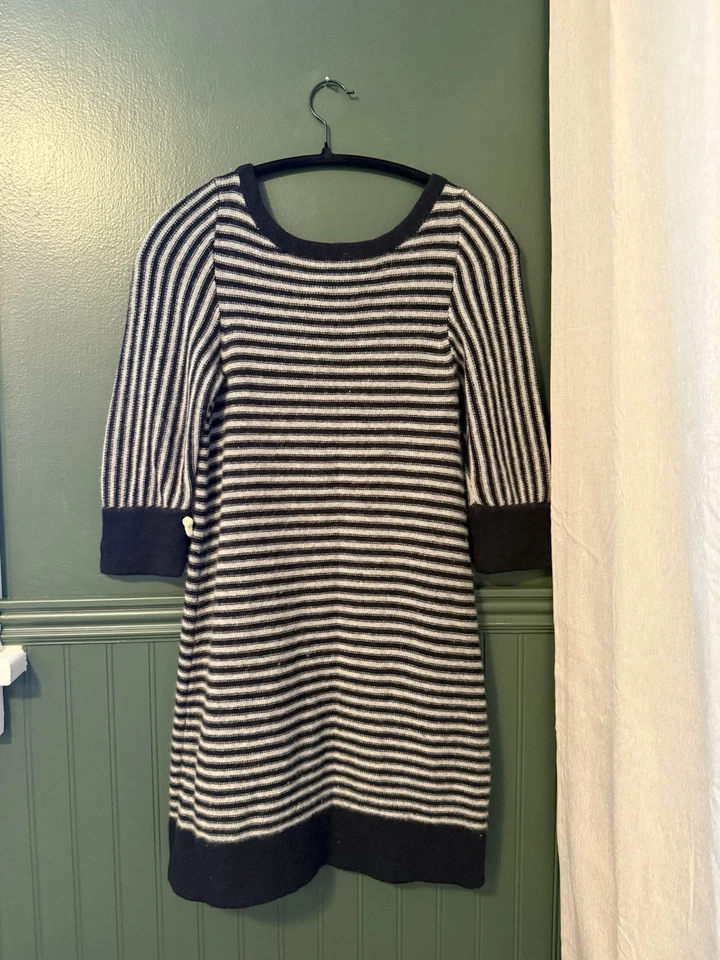 Vestido suéter de cachemir pequeño Juicy Couture Foto 2 de 3